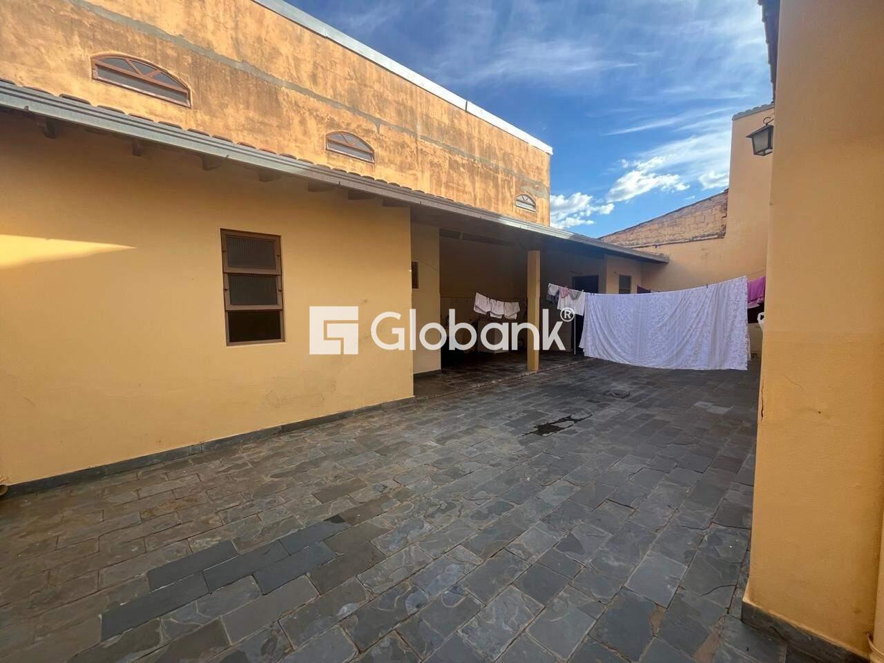 Casa 3 quartos à venda Santa Rita I 160m² Montes Claros MG: 
