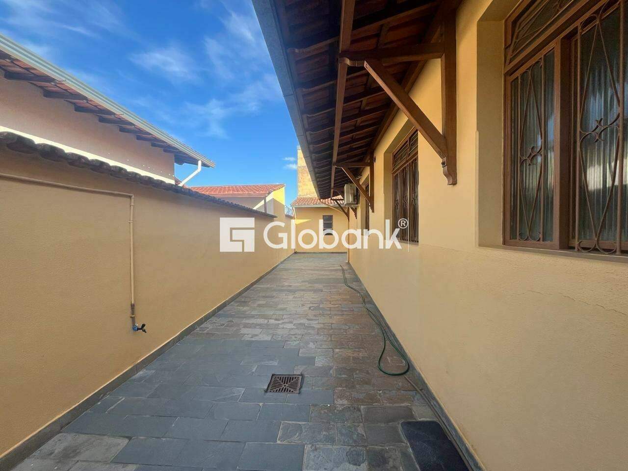 Casa 3 quartos à venda Santa Rita I 160m² Montes Claros MG: 