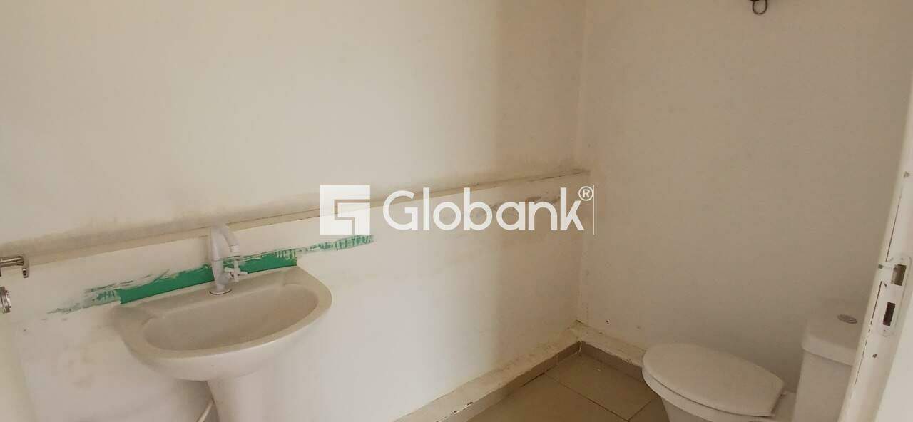 Ponto comercial para aluguel Jardim São Luiz 25m² Montes Claros MG: Banheiro