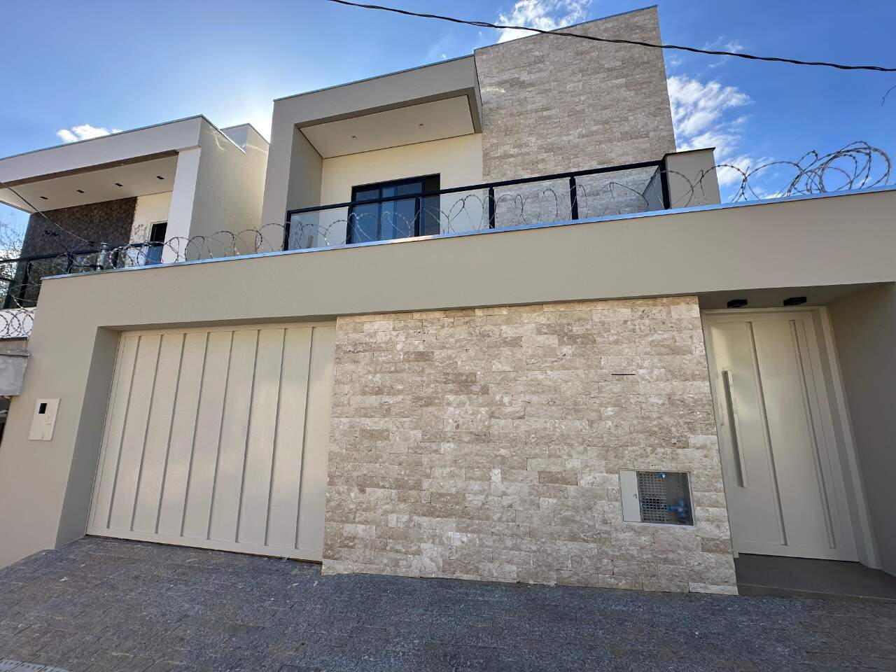 Casa 3 quartos à venda Ibituruna 170m² Montes Claros MG: Fachada