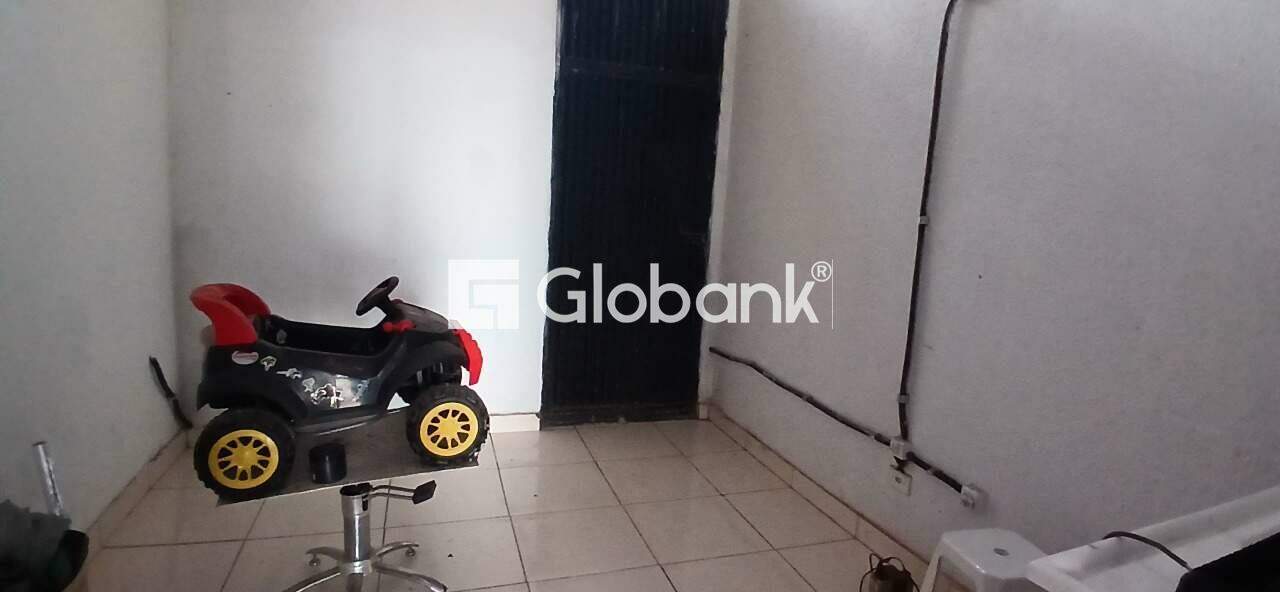 Ponto comercial para aluguel Santa Rafaela 28m² Montes Claros MG: Sala