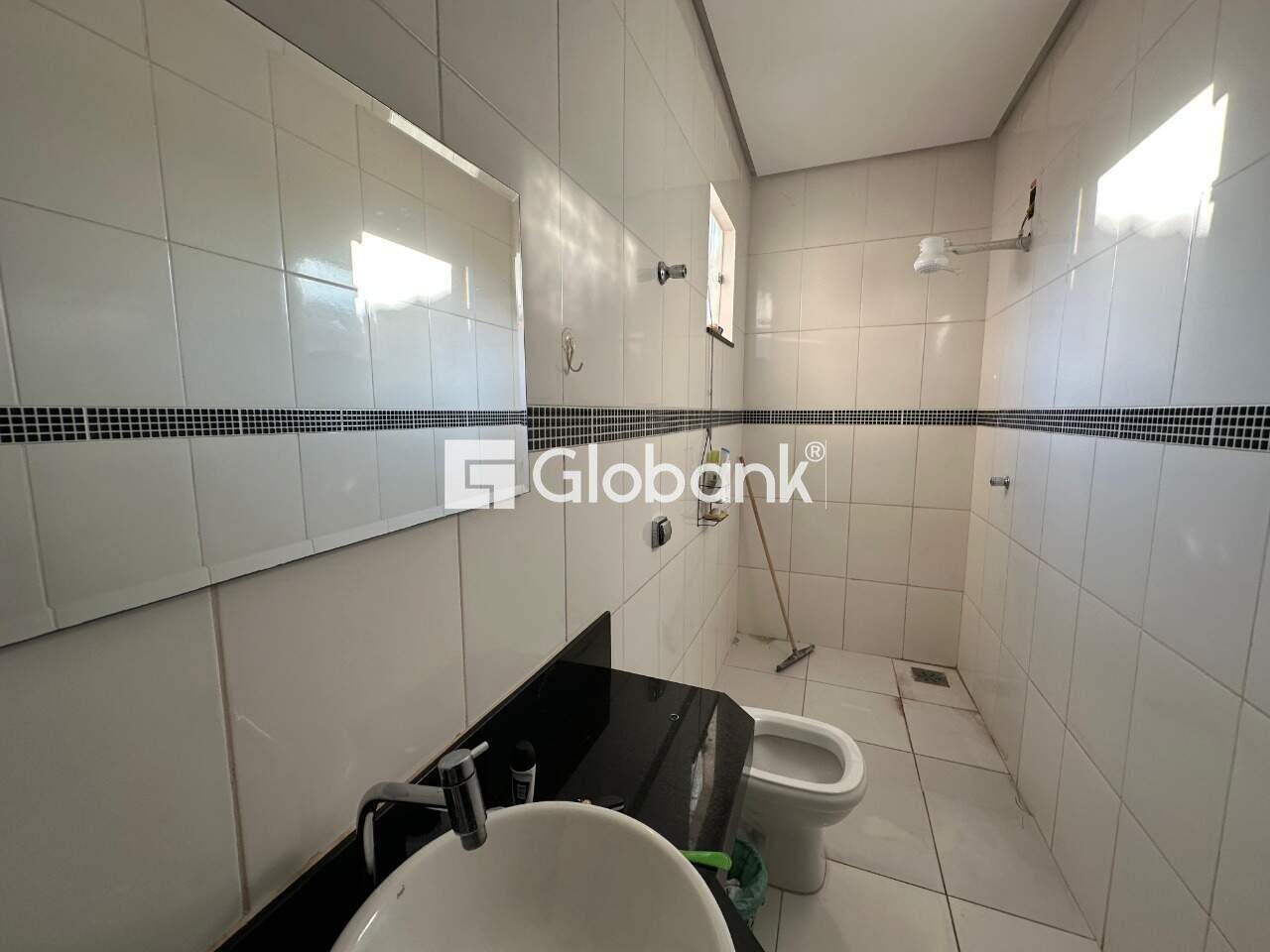 Casa 3 quartos para aluguel Interlagos 200m² Montes Claros MG: Banheiro social