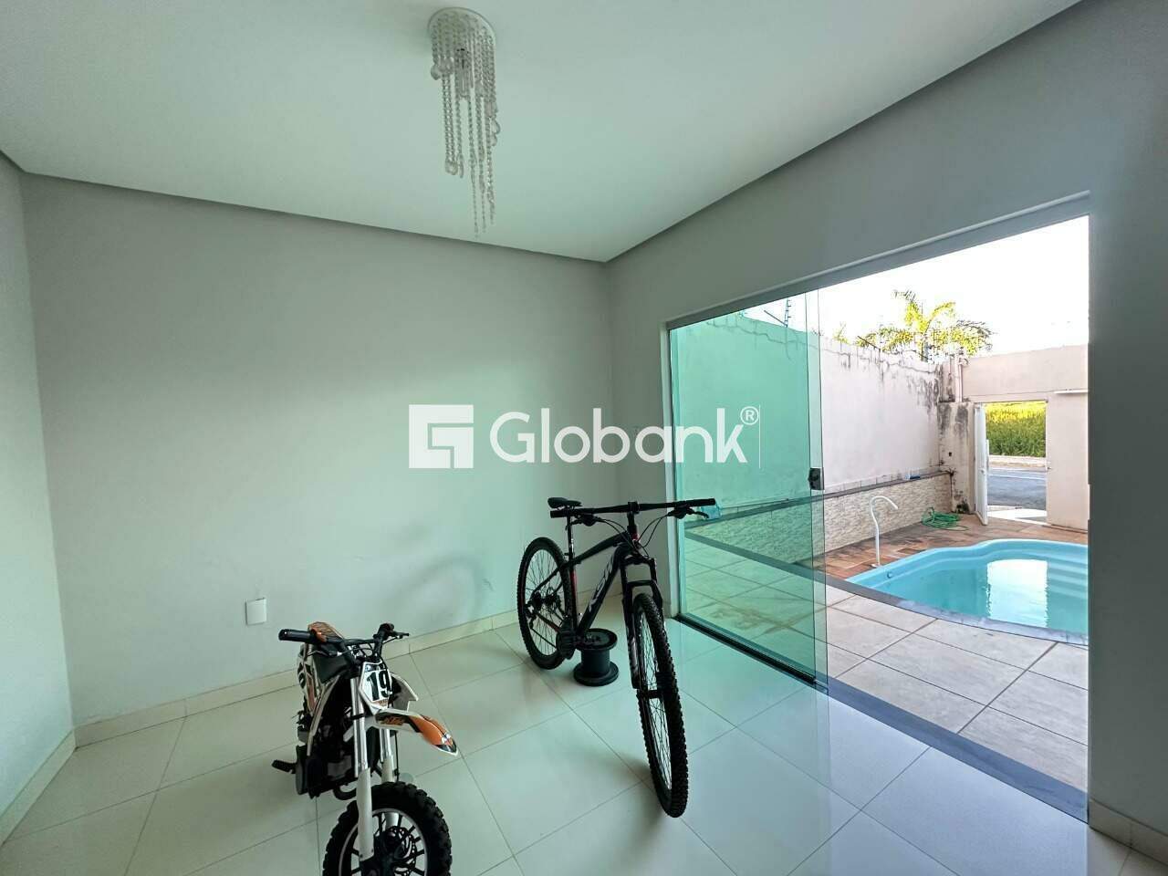 Casa 3 quartos para aluguel Interlagos 200m² Montes Claros MG: Sala de estar