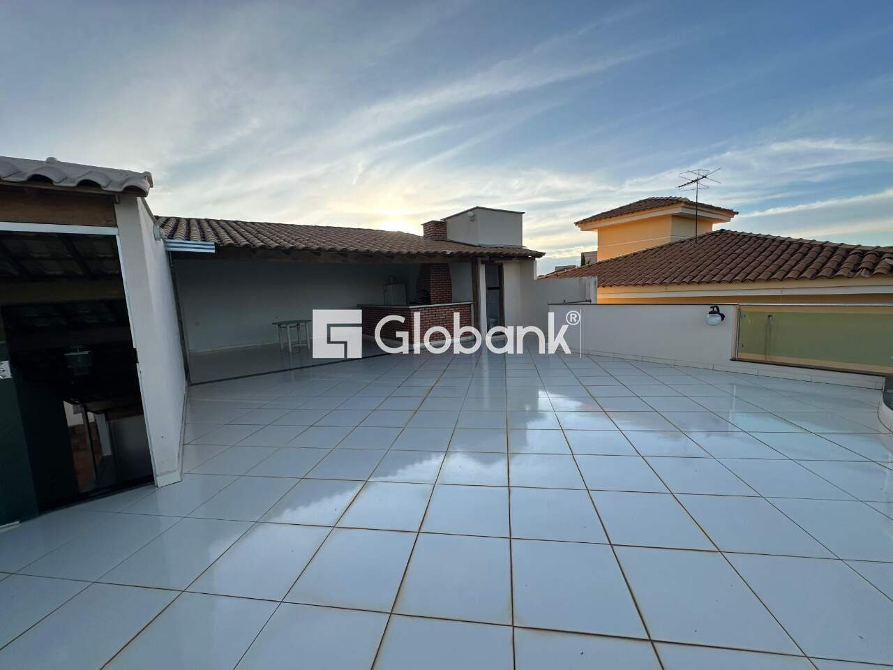 Casa 3 quartos para aluguel Interlagos 200m² Montes Claros MG: Terra o