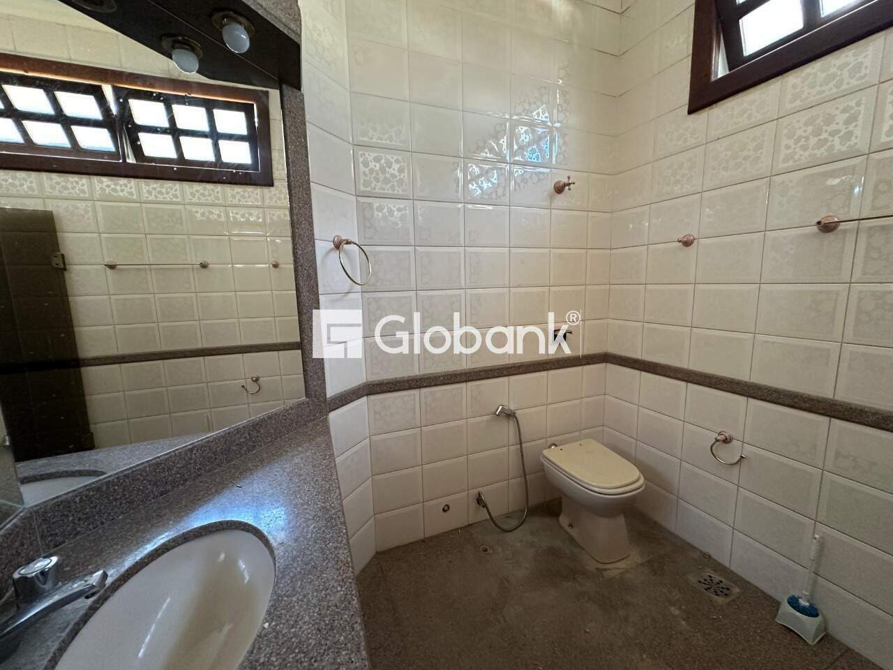 Casa 5 quartos para aluguel Jardim São Luiz 720m² Montes Claros MG: Banheiro social