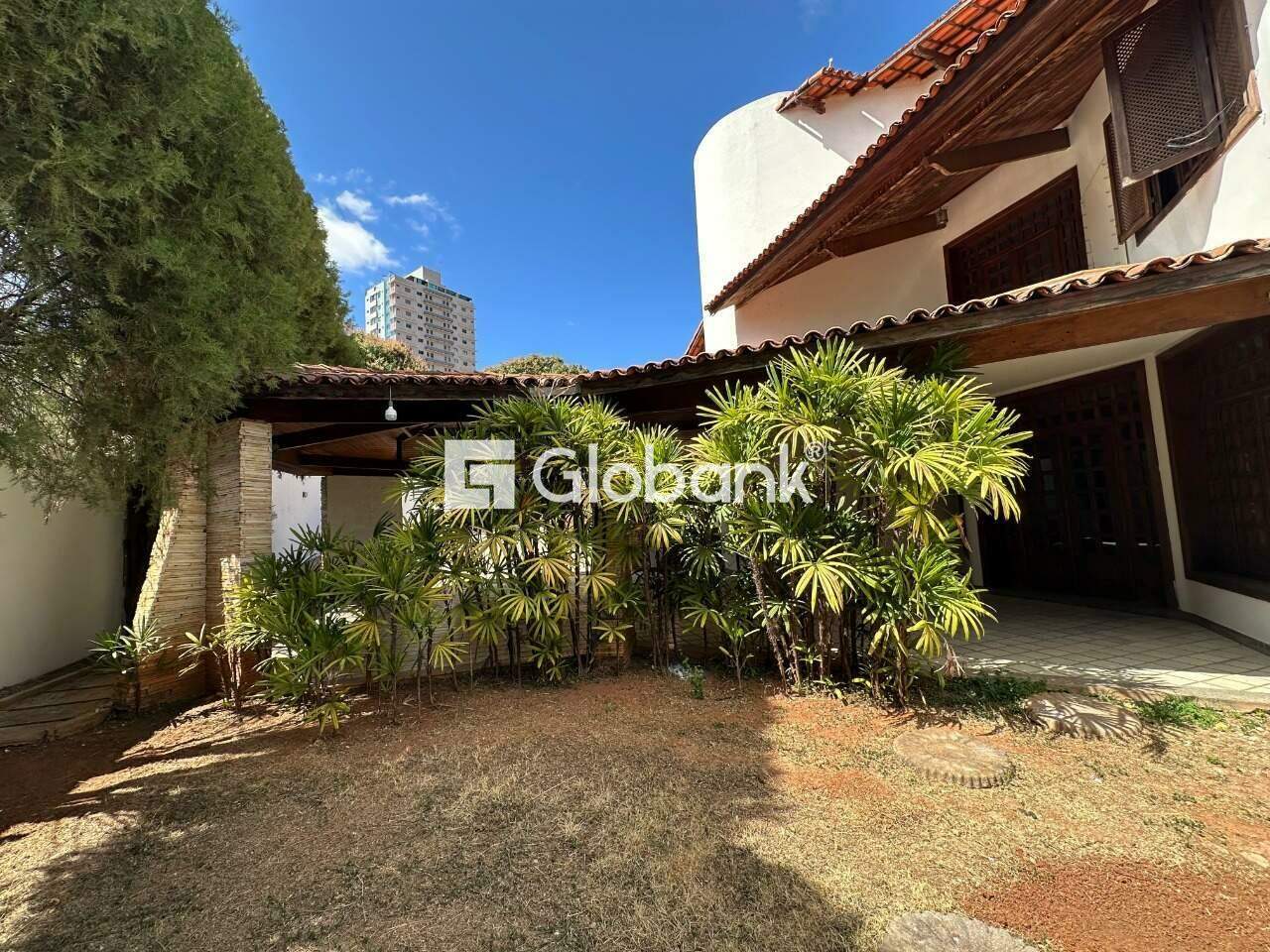 Casa 5 quartos para aluguel Jardim São Luiz 720m² Montes Claros MG: Quintal