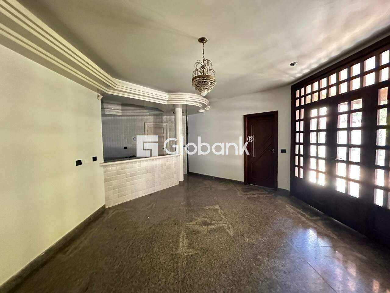 Casa 5 quartos para aluguel Jardim São Luiz 720m² Montes Claros MG: Sala tv