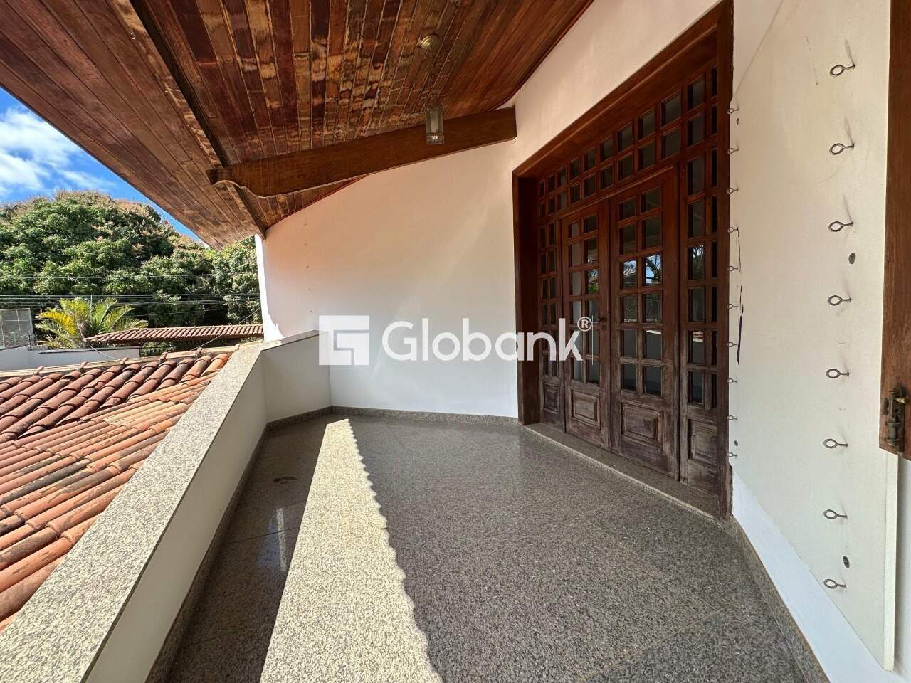 Casa 5 quartos para aluguel Jardim São Luiz 720m² Montes Claros MG: Varanda