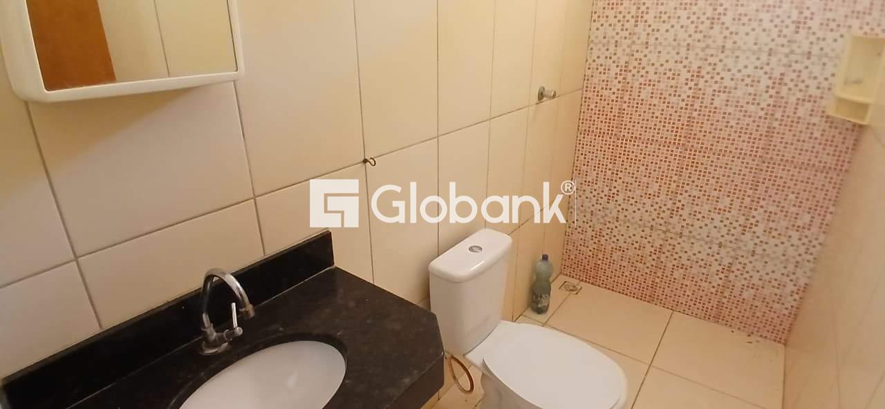 Casa 2 quartos para aluguel Nova Suiça 80m² Montes Claros MG: Banheiro