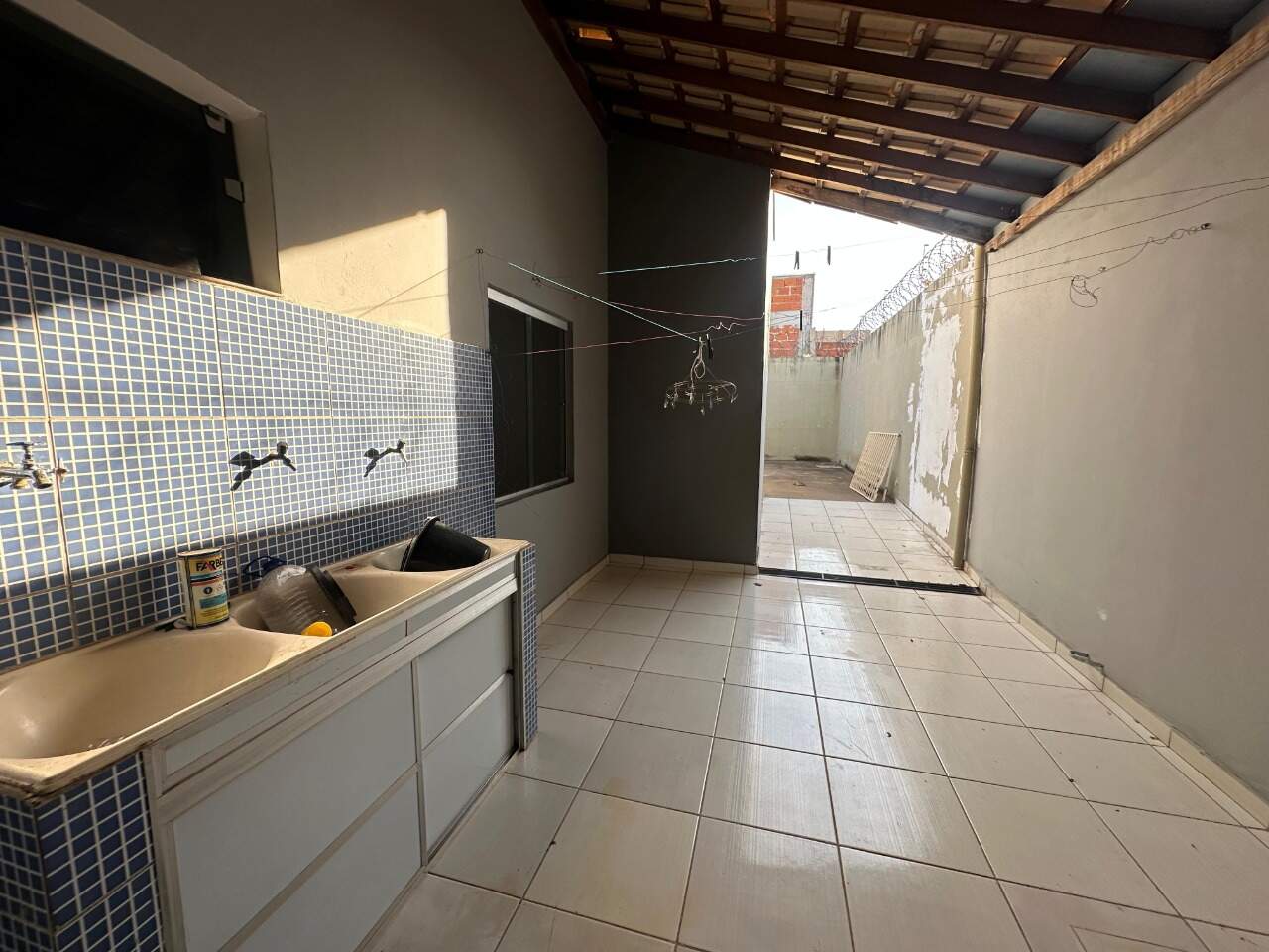 Casa 3 quartos para aluguel Interlagos 110m² Montes Claros MG: rea de servi o