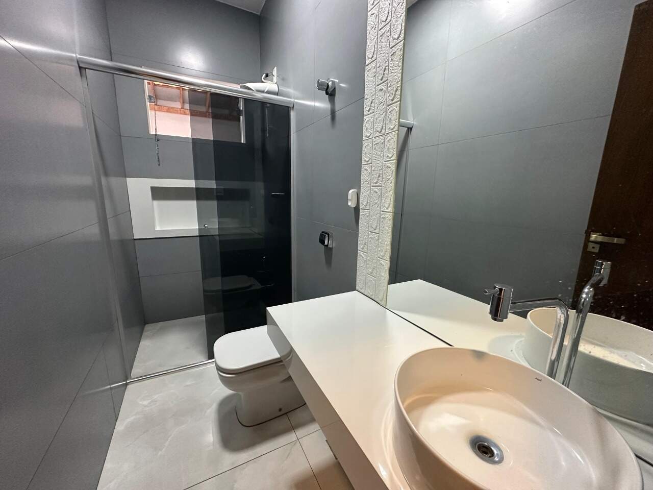 Casa 3 quartos para aluguel Interlagos 110m² Montes Claros MG: Banheiro social