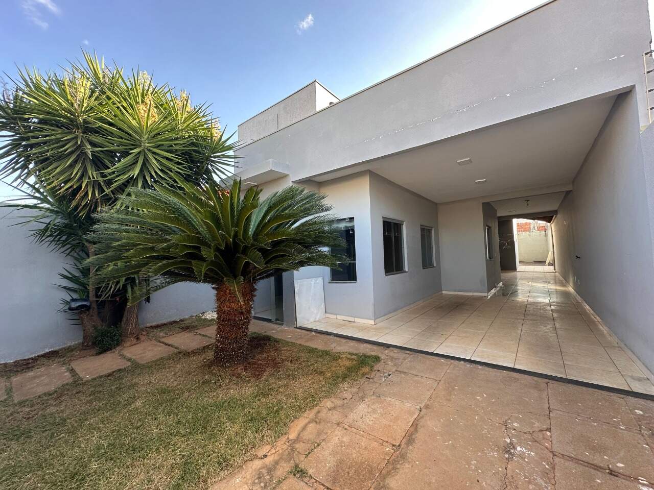 Casa 3 quartos para aluguel Interlagos 110m² Montes Claros MG: Fachada interna