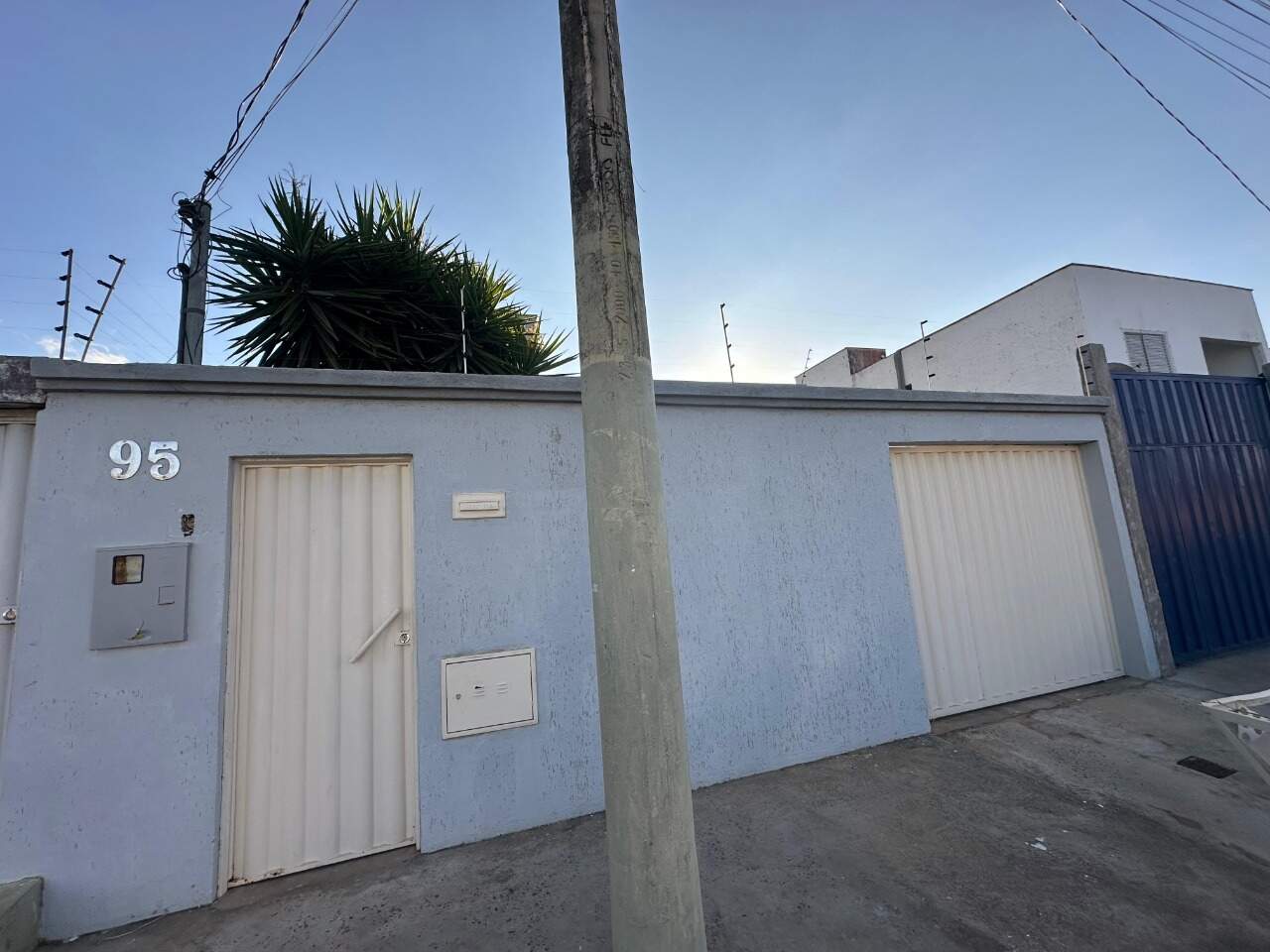 Casa 3 quartos para aluguel Interlagos 110m² Montes Claros MG: Fachada