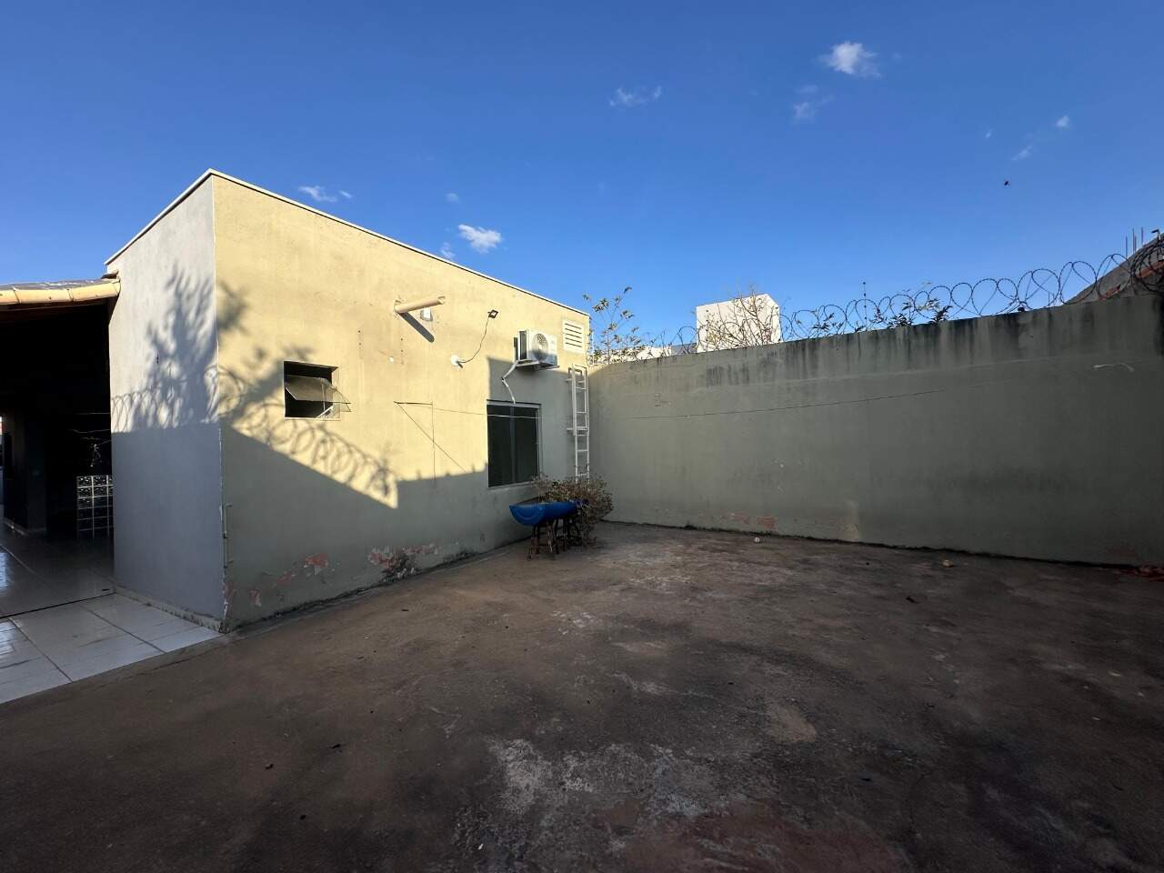 Casa 3 quartos para aluguel Interlagos 110m² Montes Claros MG: Quintal