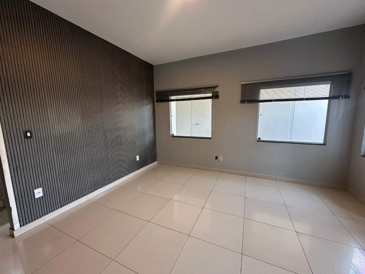 Casa 3 quartos para aluguel Interlagos 110m² Montes Claros MG: Sala