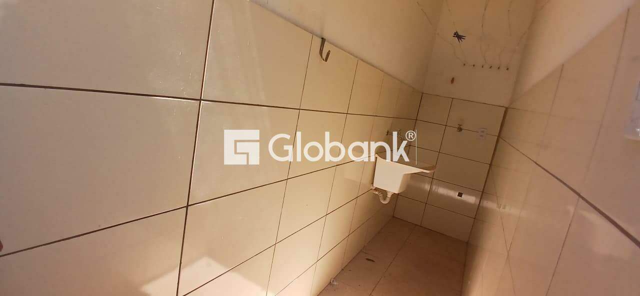 Casa 3 quartos à venda Nossa Senhora de Fátima 90m² Montes Claros MG: rea de servi o