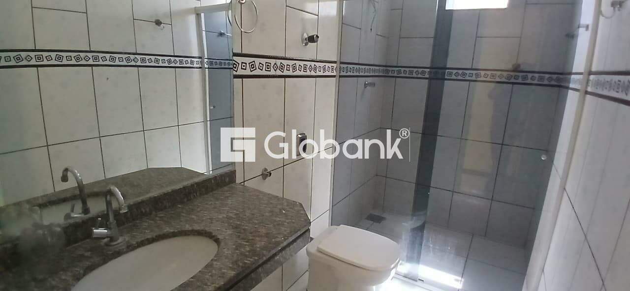 Casa 3 quartos à venda Nossa Senhora de Fátima 90m² Montes Claros MG: Banheiro social