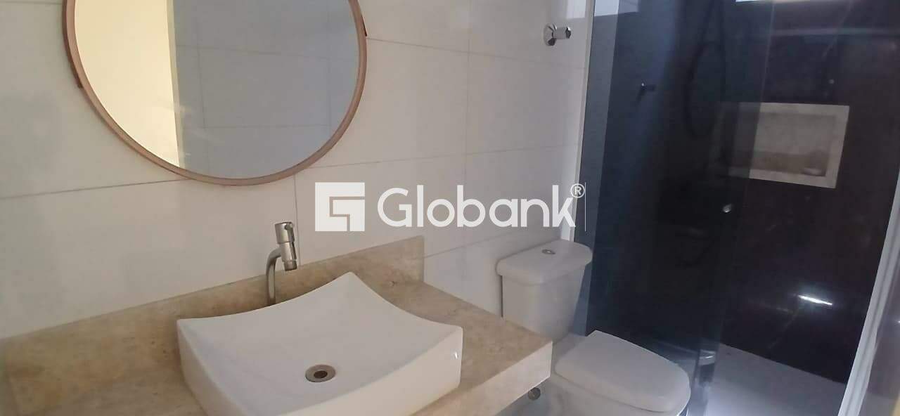 Casa 3 quartos à venda Nossa Senhora de Fátima 90m² Montes Claros MG: Banheiro suite