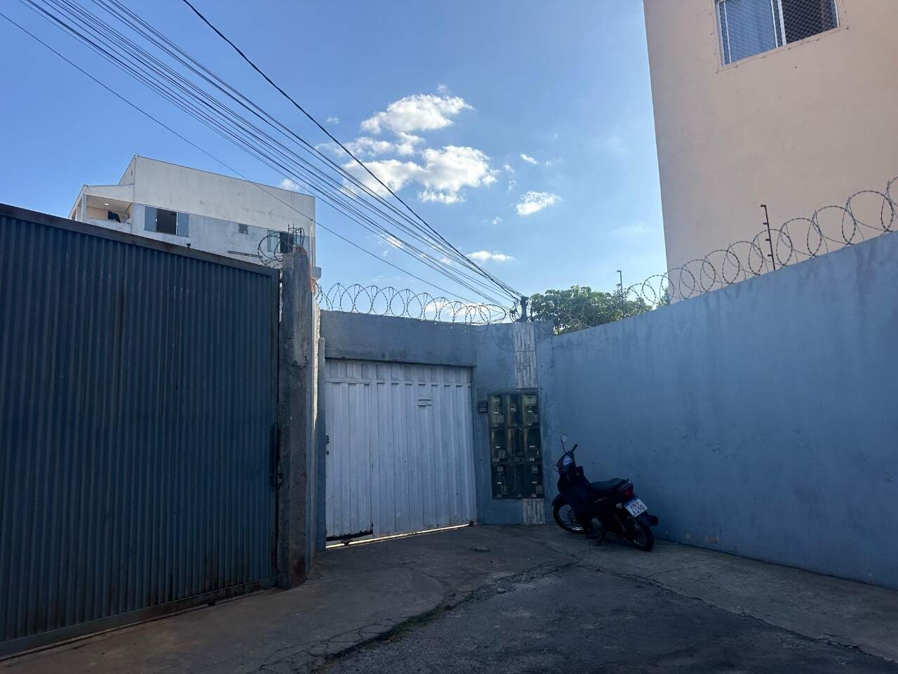 Kitnet 1 quarto para aluguel Roxo Verde 40m² Montes Claros MG: Fachada