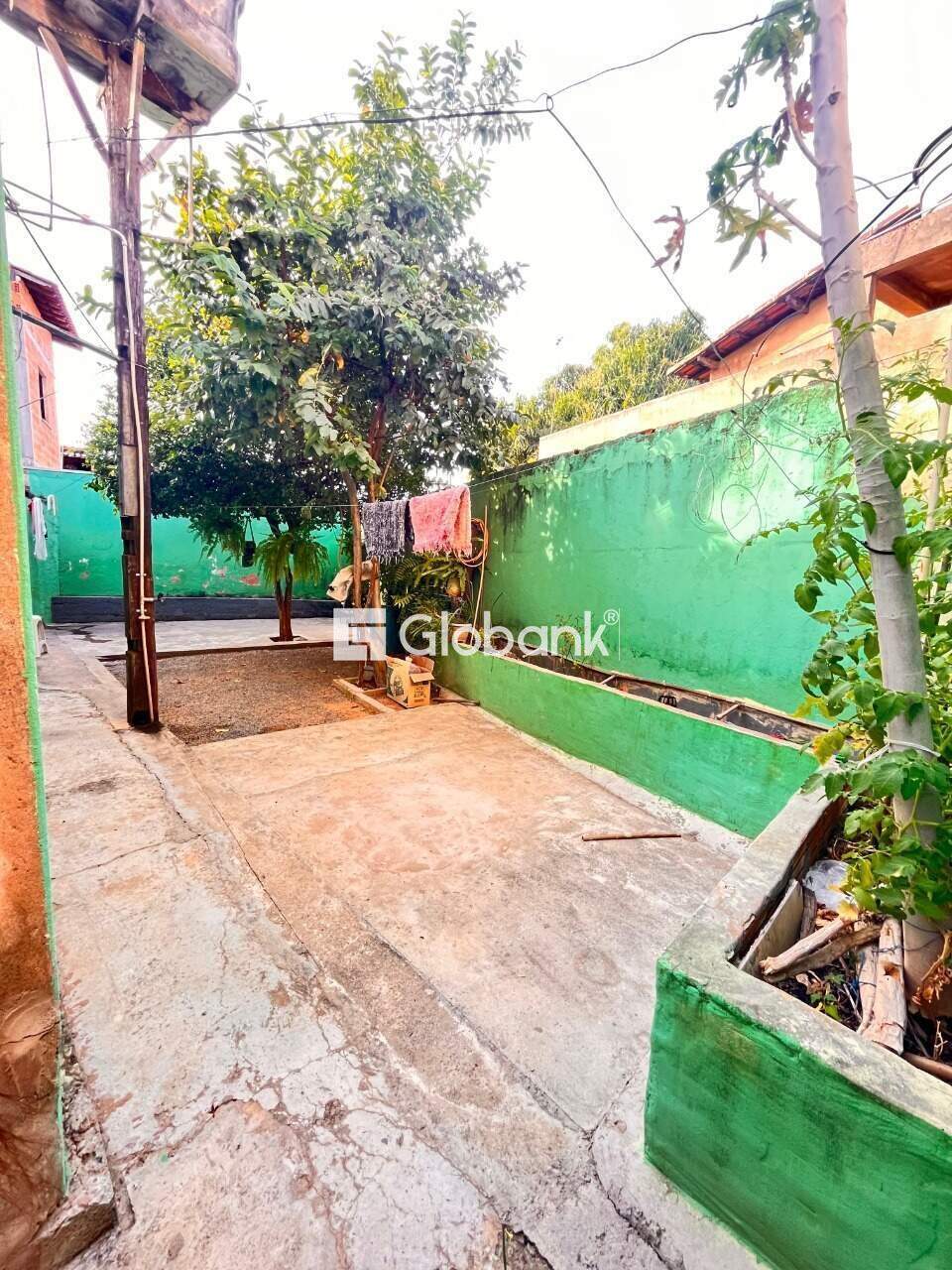Casa 2 quartos à venda Maracanã 90m² Montes Claros MG: QUINTAL NOS FUNDOS