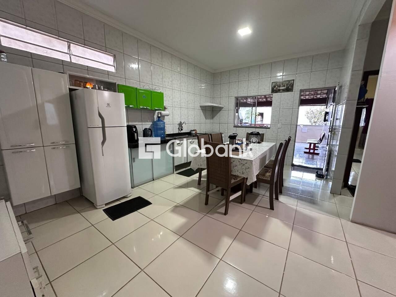 Casa 3 quartos à venda Canelas II 130m² Montes Claros MG: 