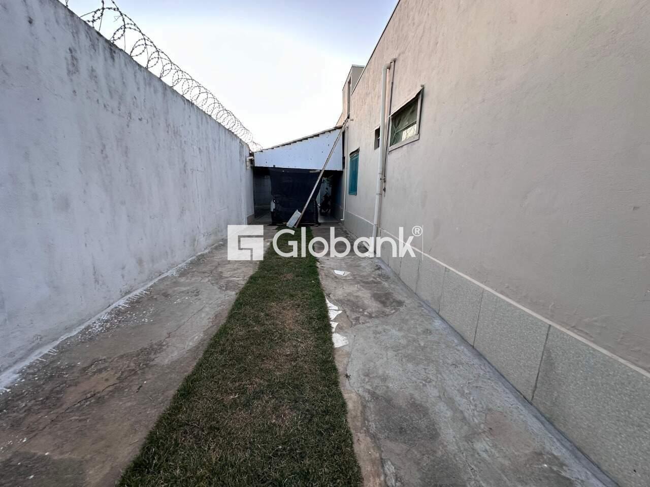 Casa 3 quartos à venda Canelas II 130m² Montes Claros MG: 