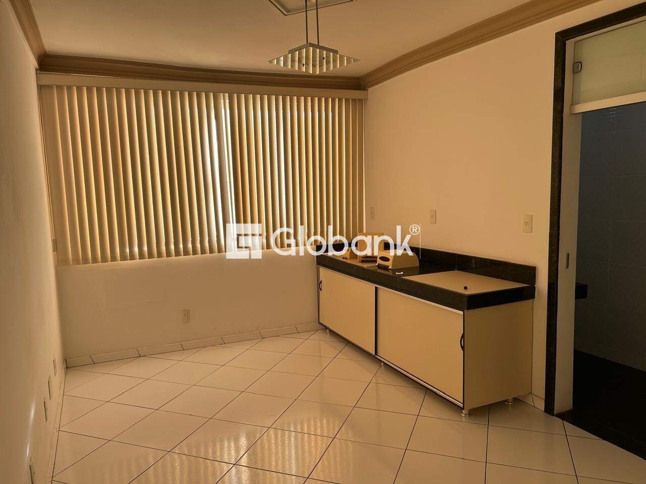Sala comercial para aluguel Centro 110m² Montes Claros MG: Sala