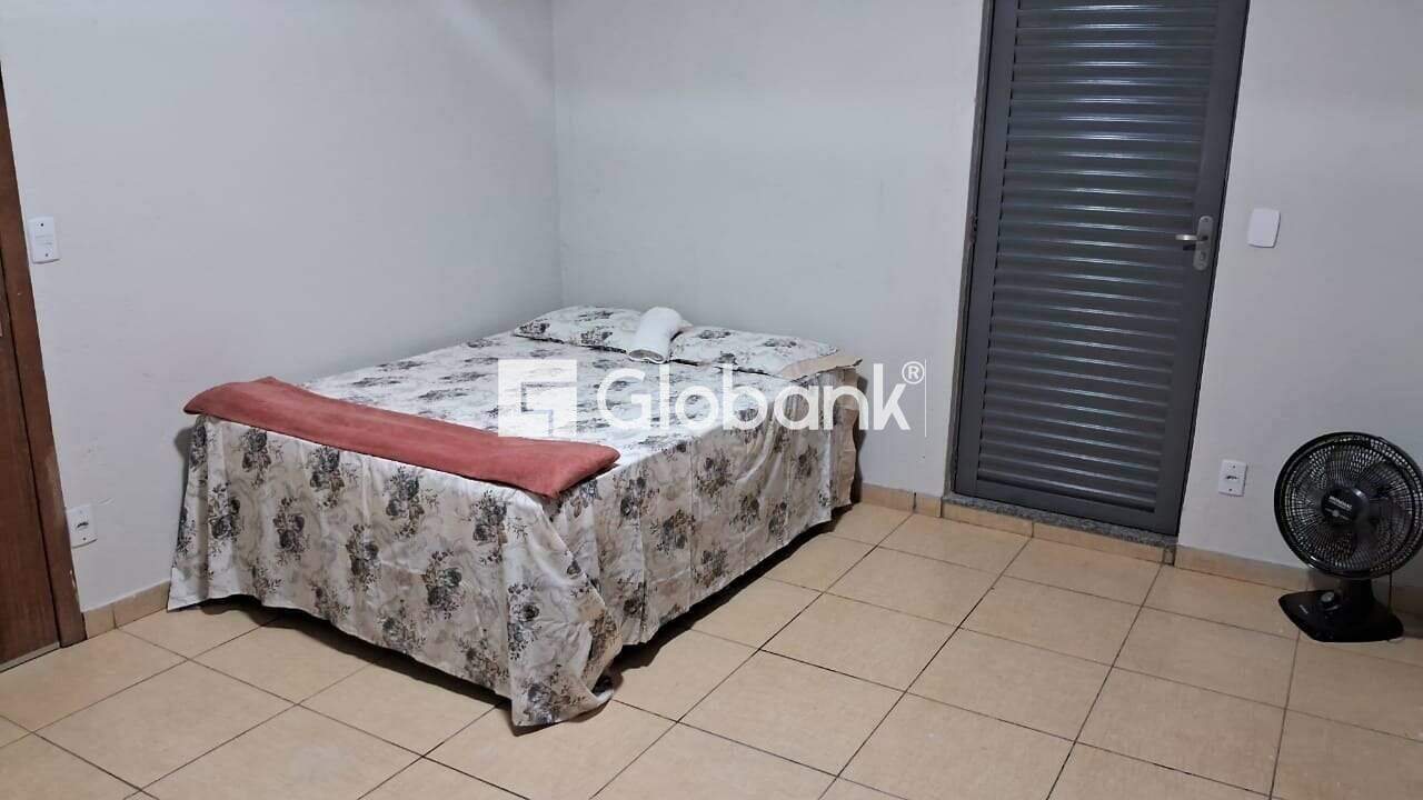 Casa 5 quartos para aluguel Centro 98m² Montes Claros MG: Quarto1