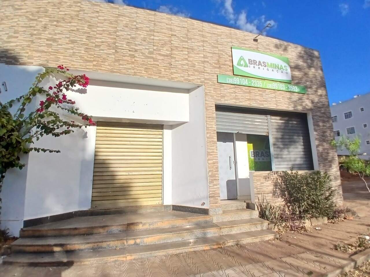 Ponto comercial para aluguel Augusta Mota 470m² Montes Claros MG: Fachada