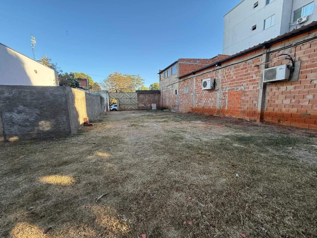 Ponto comercial para aluguel Augusta Mota 470m² Montes Claros MG: Terreno.