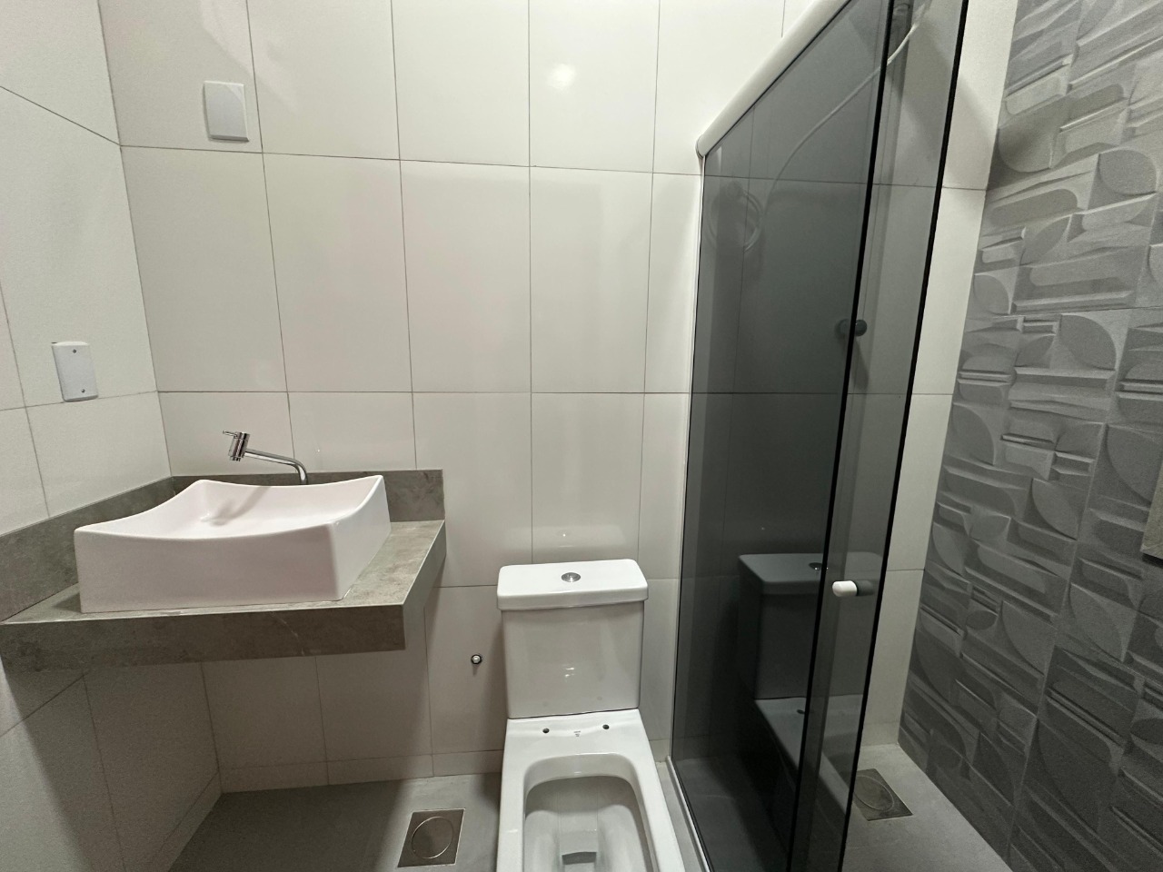 Casa 2 quartos para aluguel Alto Floresta 62m² Montes Claros MG: Banheiro social