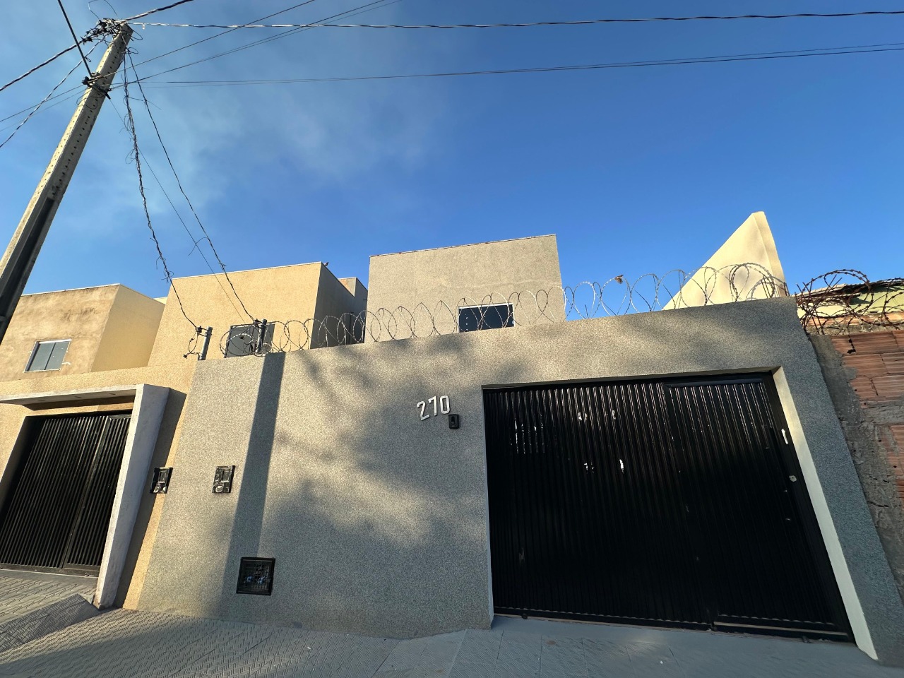 Casa 2 quartos para aluguel Alto Floresta 62m² Montes Claros MG: Fachada