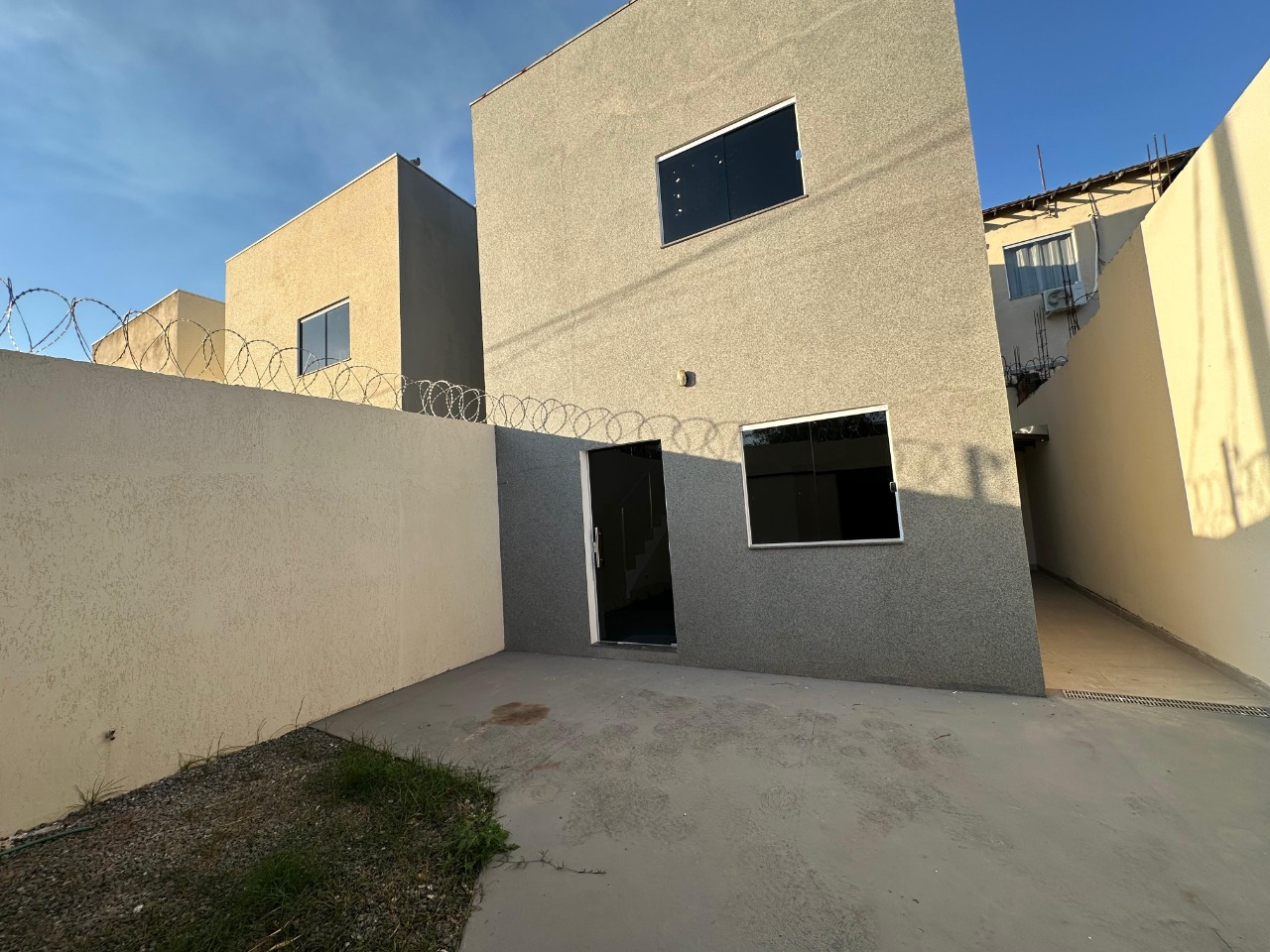 Casa 2 quartos para aluguel Alto Floresta 62m² Montes Claros MG: Garagem