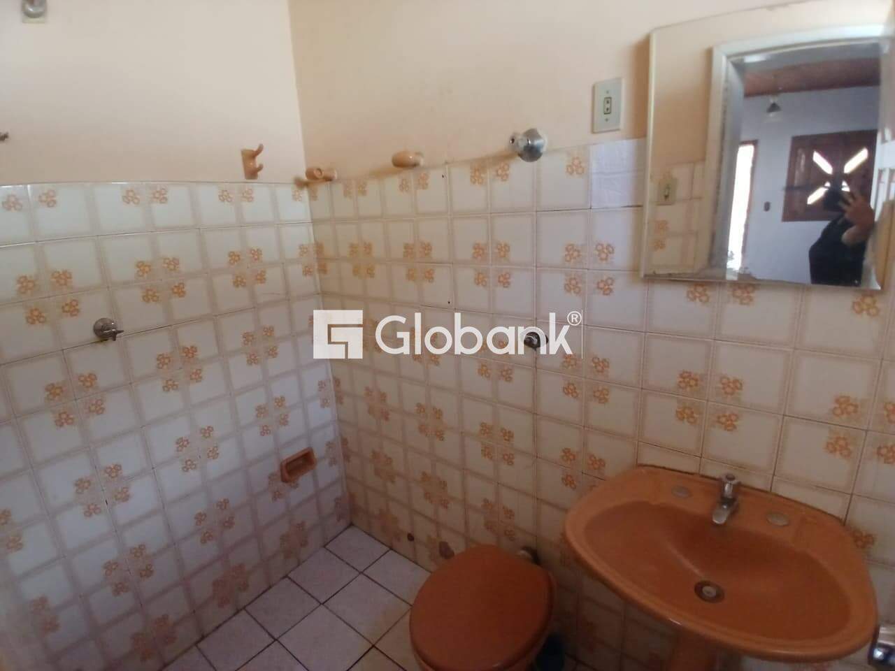 Ponto comercial para aluguel Centro 30m² Montes Claros MG: Banheiro
