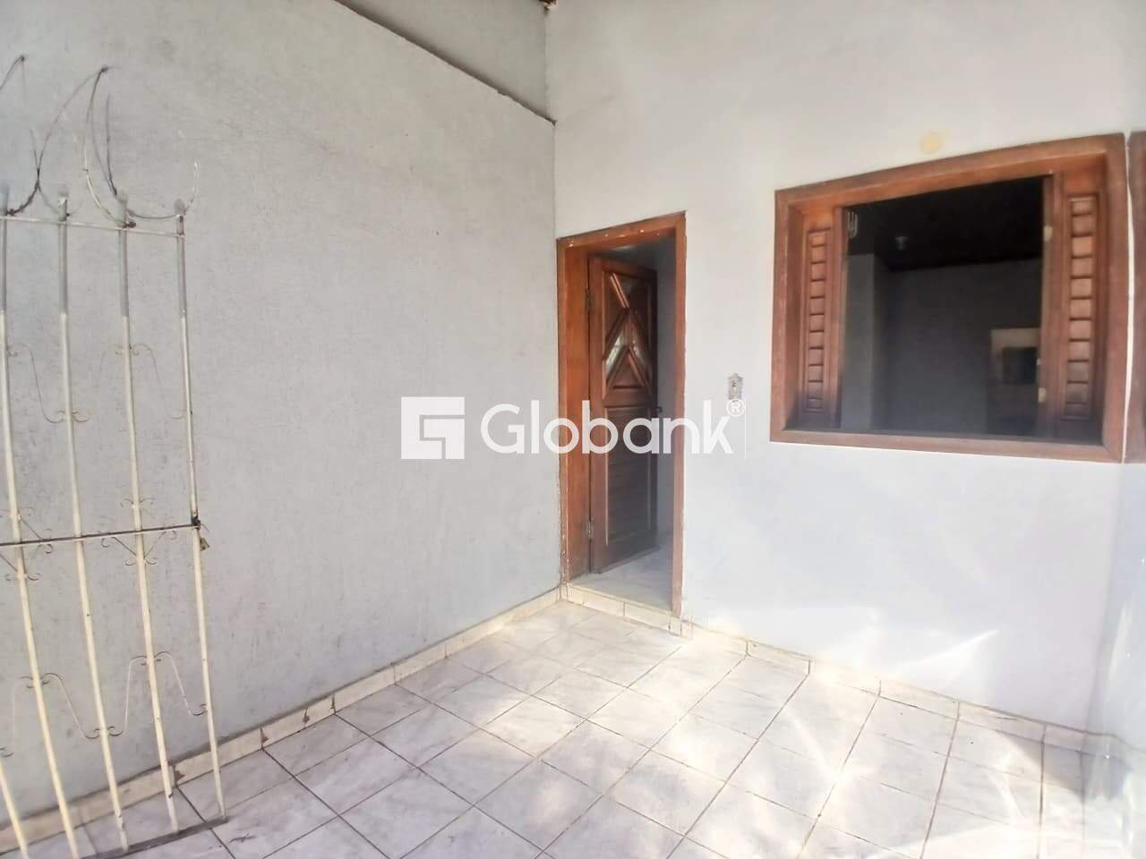 Ponto comercial para aluguel Centro 30m² Montes Claros MG: Entrada