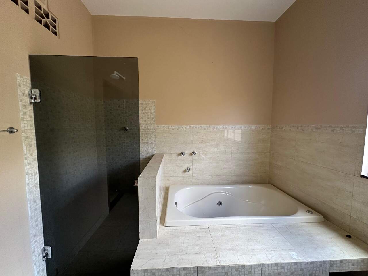 Casa 5 quartos para aluguel Ibituruna 220m² Montes Claros MG: Suite3