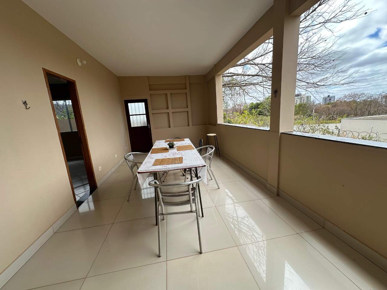 Casa 5 quartos para aluguel Ibituruna 220m² Montes Claros MG: Varanda