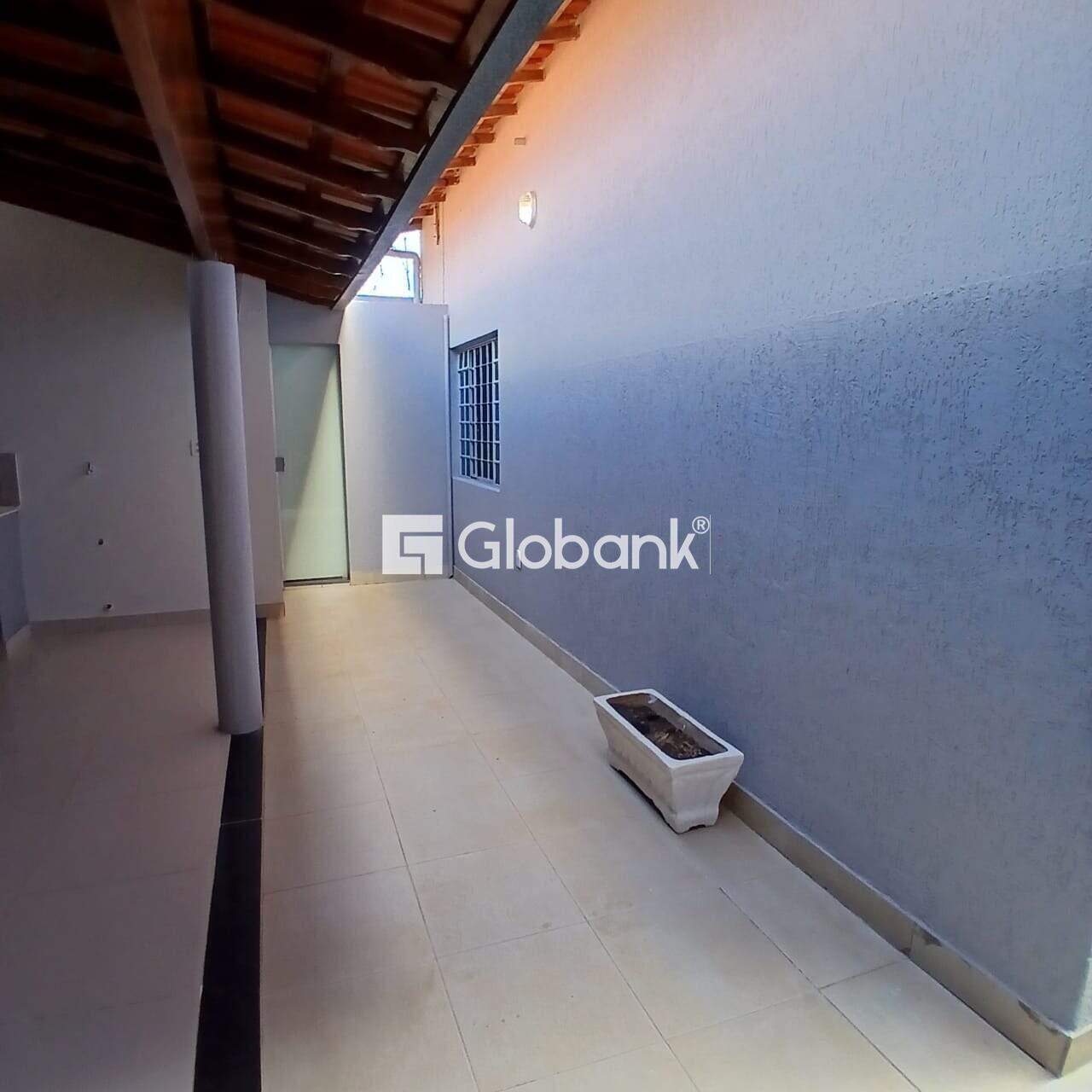 Casa 3 quartos à venda Lourdes 0m² Montes Claros MG: