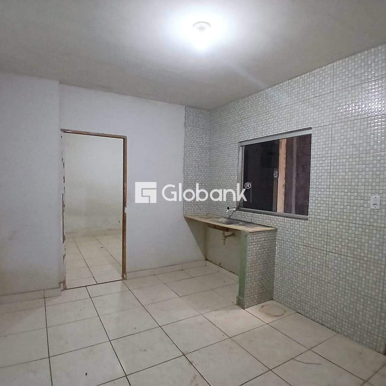 Casa 3 quartos à venda Independência 0m² Montes Claros MG: