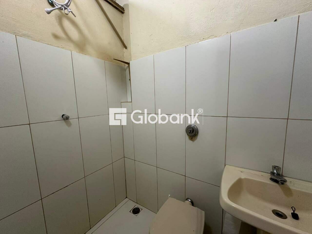 Kitnet 1 quarto para aluguel Vila Brasília 35m² Montes Claros MG: Banheiro social