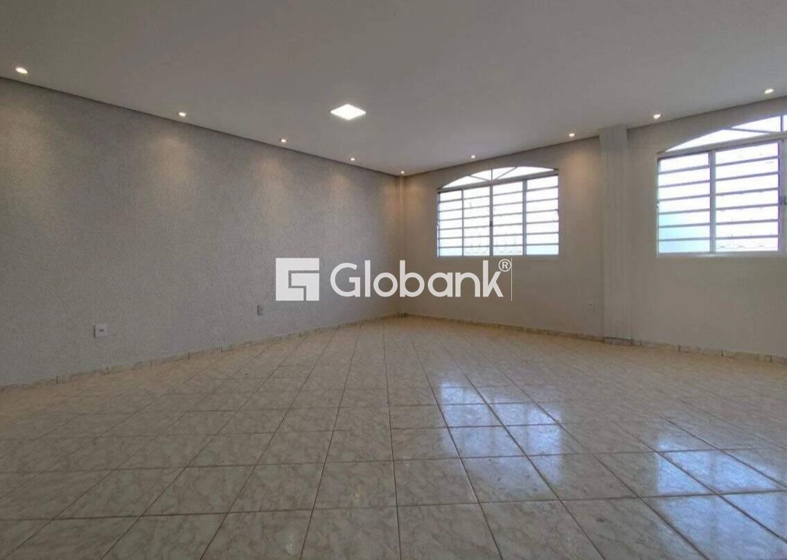 Casa 5 quartos à venda Monte Alegre 550m² Montes Claros MG: 