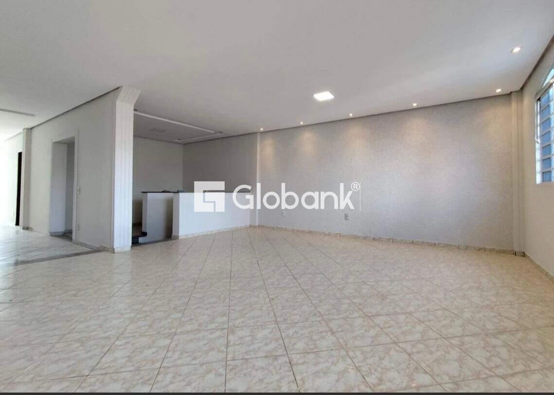 Casa 5 quartos à venda Monte Alegre 550m² Montes Claros MG: 