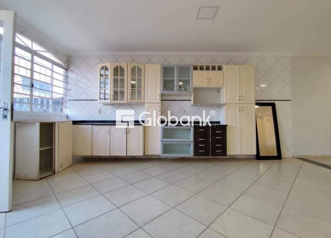 Casa 5 quartos à venda Monte Alegre 550m² Montes Claros MG: 