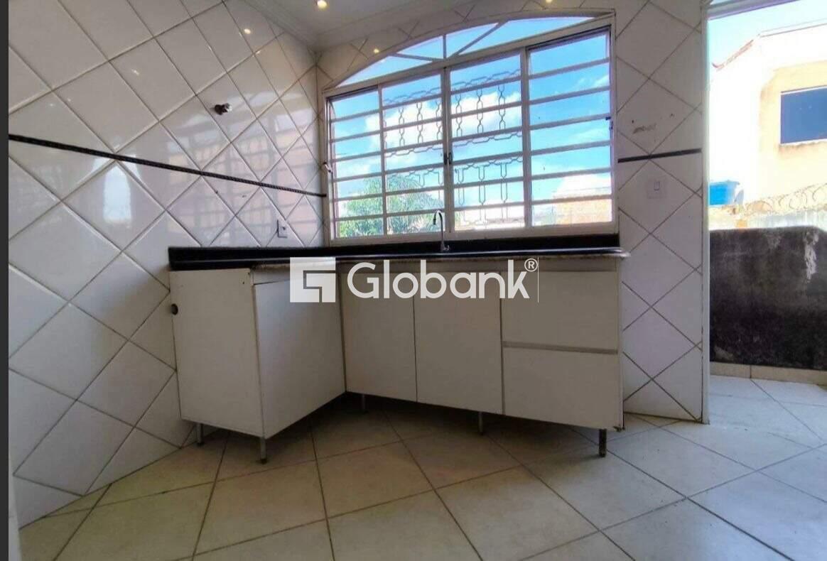 Casa 5 quartos à venda Monte Alegre 550m² Montes Claros MG: 