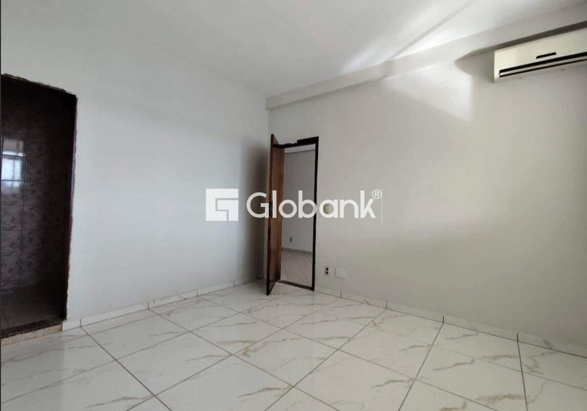 Casa 5 quartos à venda Monte Alegre 550m² Montes Claros MG: 