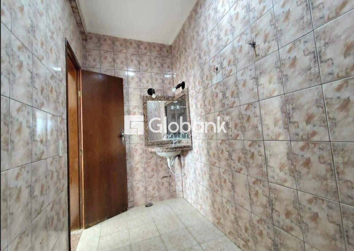 Casa 5 quartos à venda Monte Alegre 550m² Montes Claros MG: 