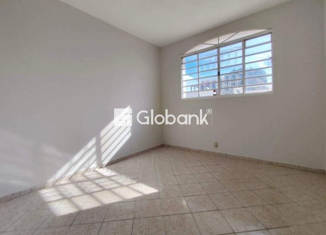 Casa 5 quartos à venda Monte Alegre 550m² Montes Claros MG: 