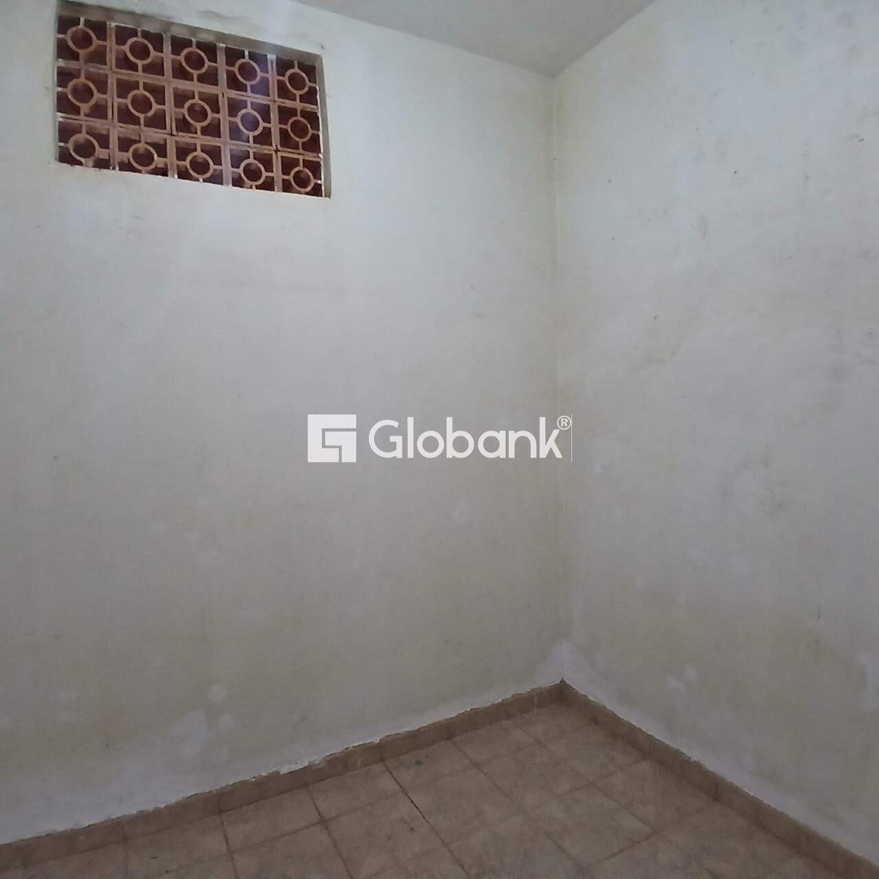 Casa 3 quartos à venda Conjunto Chiquinho Guimarães 0m² Montes Claros MG: 