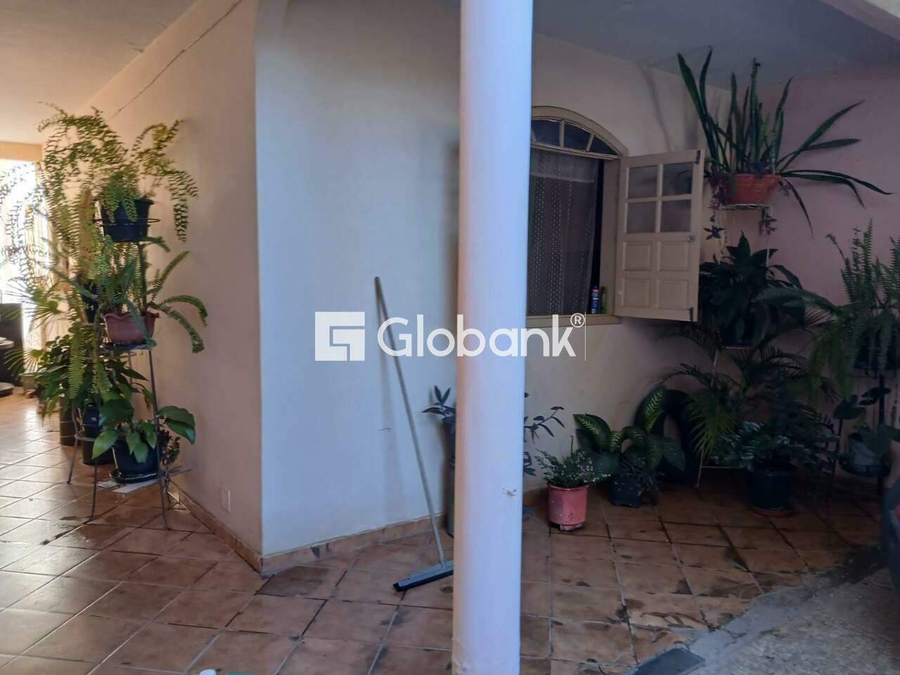 Sobrado 4 quartos à venda Major Prates 240m² Montes Claros MG: 
