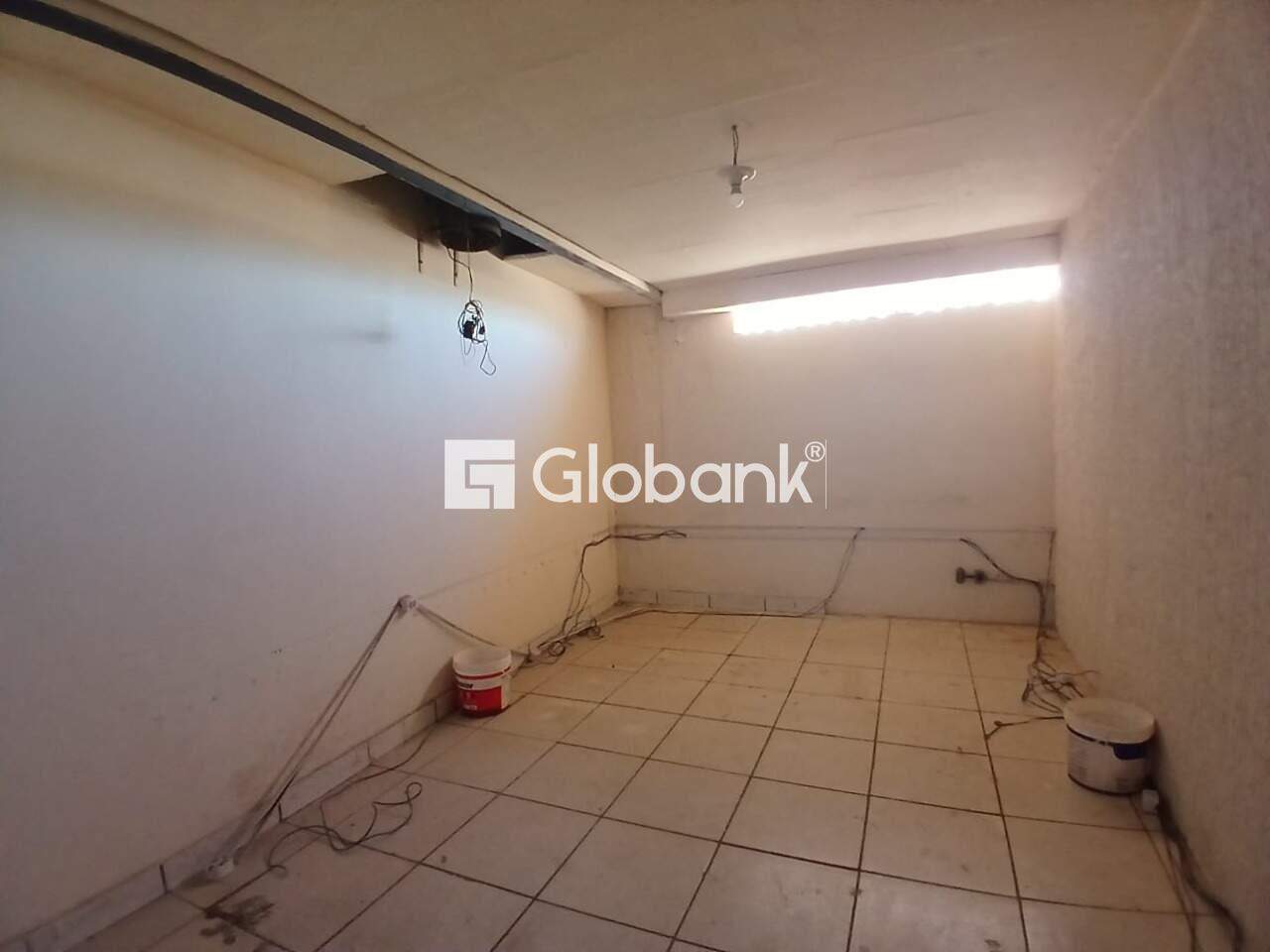 Sala comercial para aluguel Centro 250m² Montes Claros MG: Sala